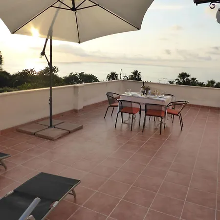 Ferienvilla Bei Tropea Mit Blick Auf Und Liparischen Inseln By Interhome Nyaraló *