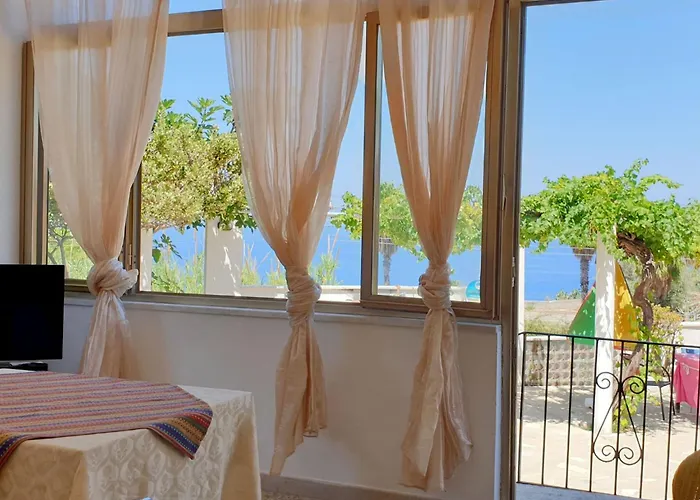 Ferienvilla Bei Tropea Mit Blick Auf Und Liparischen Inseln By Interhome Nyaraló *