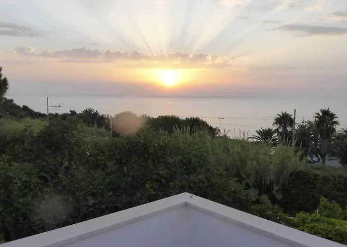 Ferienvilla Bei Tropea Mit Blick Auf Und Liparischen Inseln By Interhome