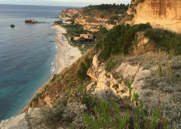 Ferienvilla Bei Tropea Mit Blick Auf Und Liparischen Inseln By Interhome