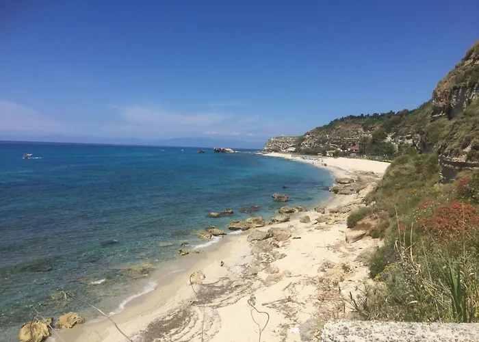 Ferienvilla Bei Tropea Mit Blick Auf Und Liparischen Inseln By Interhome *