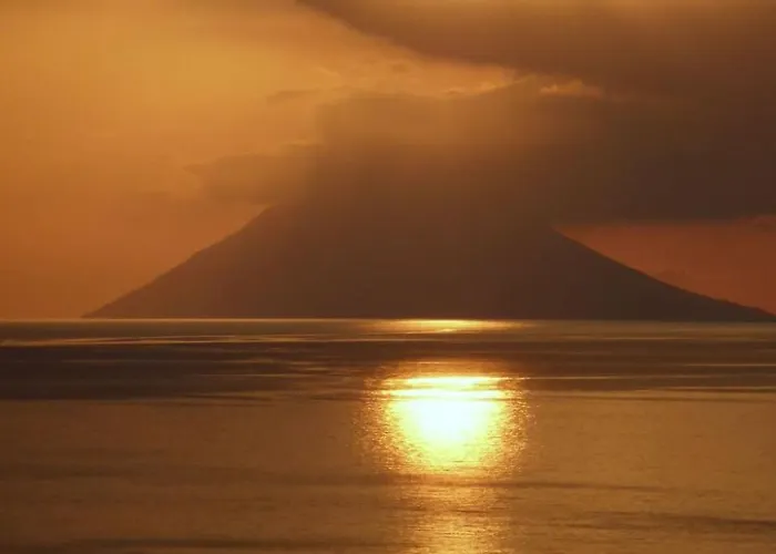 Ferienvilla Bei Tropea Mit Blick Auf Und Liparischen Inseln By Interhome Santa Domenica