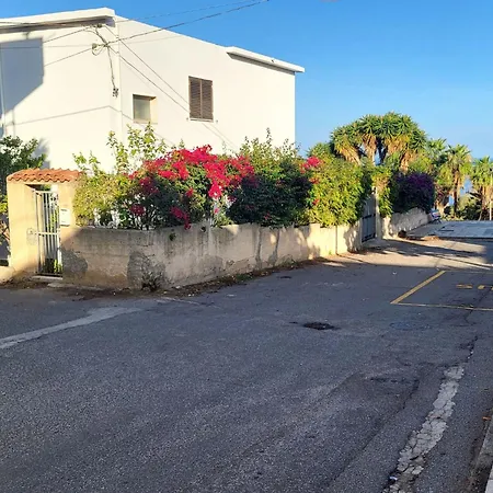 Ferienvilla Bei Tropea Mit Blick Auf Und Liparischen Inseln By Interhome