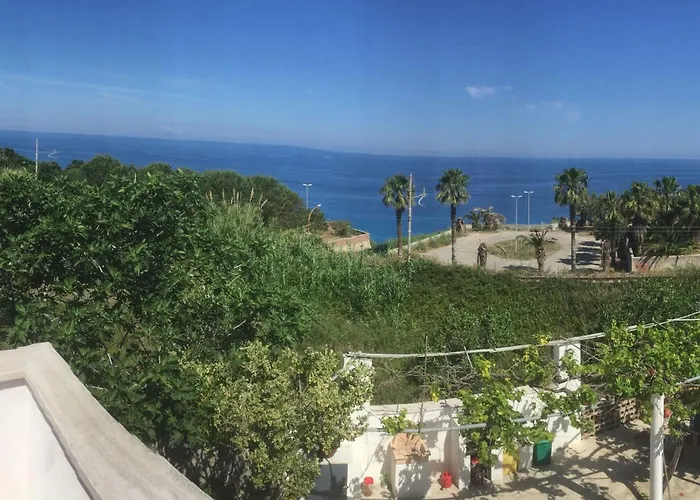 Ferienvilla Bei Tropea Mit Blick Auf Und Liparischen Inseln By Interhome 圣多米尼卡