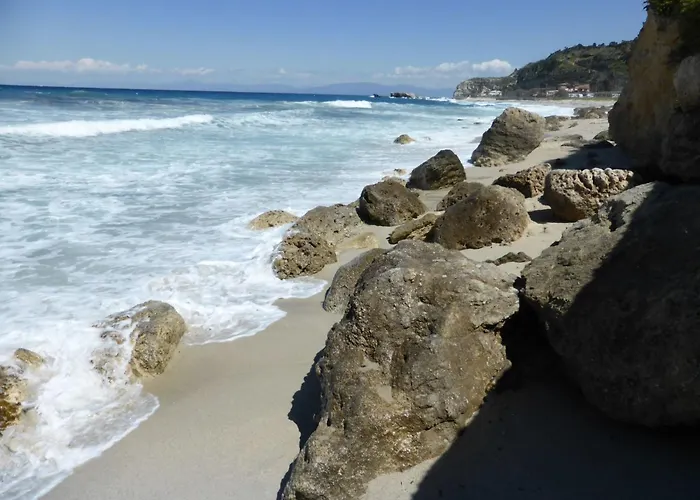 Ferienvilla Bei Tropea Mit Blick Auf Und Liparischen Inseln By Interhome
